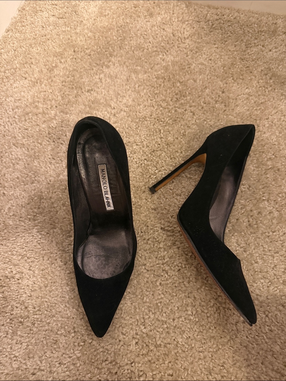 Stunning Manolo’s -Classic Black Pointed-Toe Stiletto Pumps - Women's Dress Heel - Picture 2 of 3